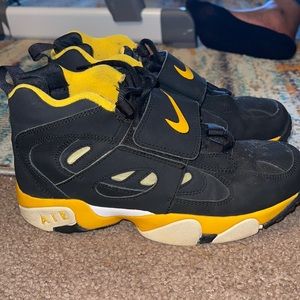 Nike Diamond Turf II